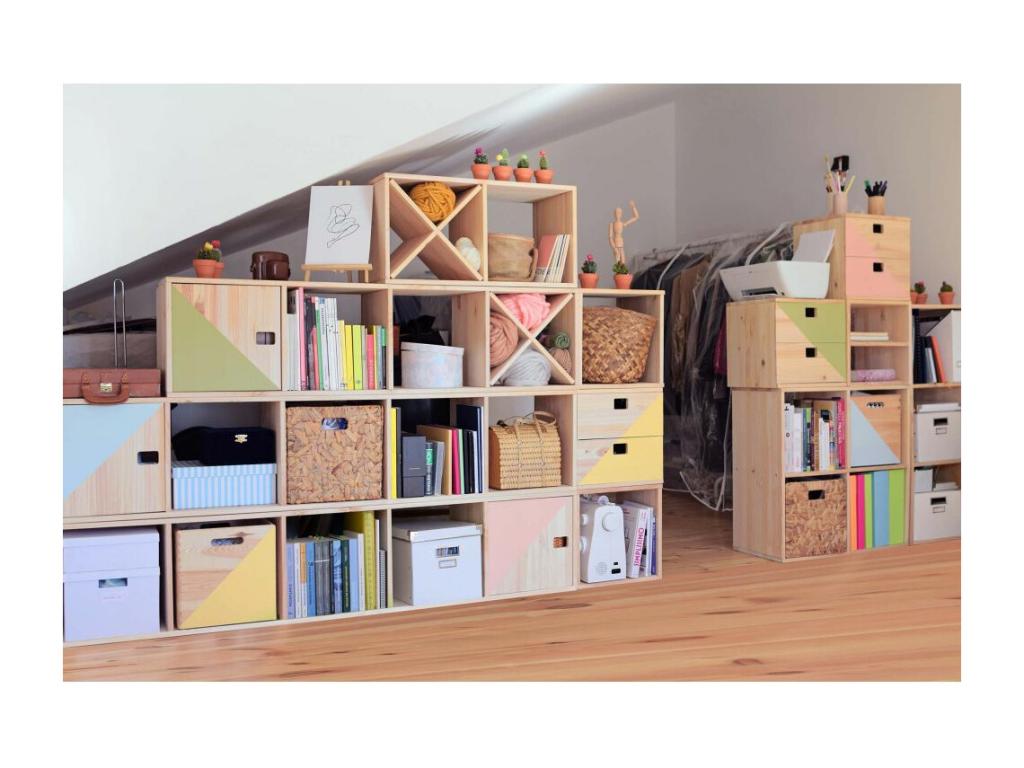 Dinamic modular shelving unit in solid pine with 2 shelves LRQA68863